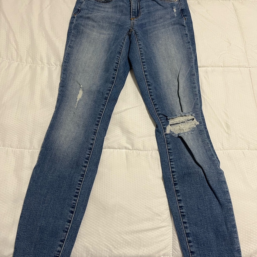 GAP Women's Light Blue Distressed Skinny Jeans